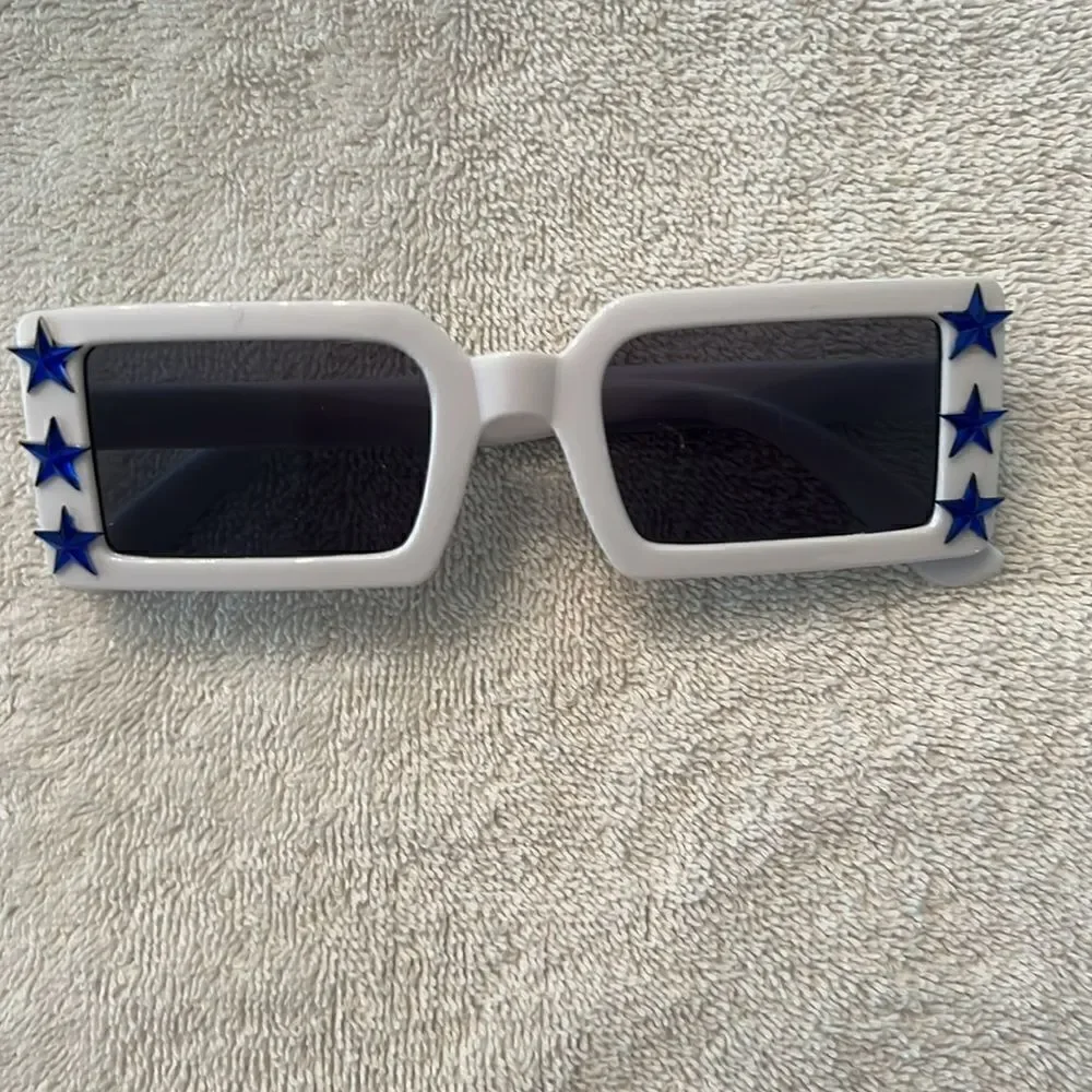 NWOT unbranded square white sunnies with blue star accents
